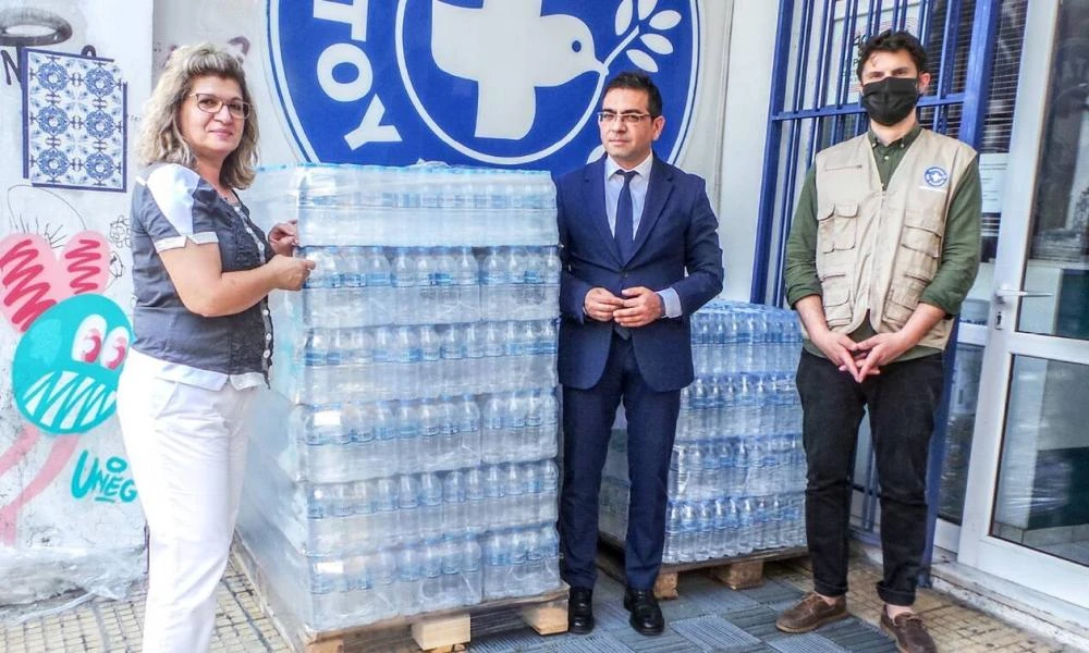 Δωρεάν νερά στους άστεγους για το καλοκαίρι με πρωτοβουλία του Μεγάρου Μαξίμου